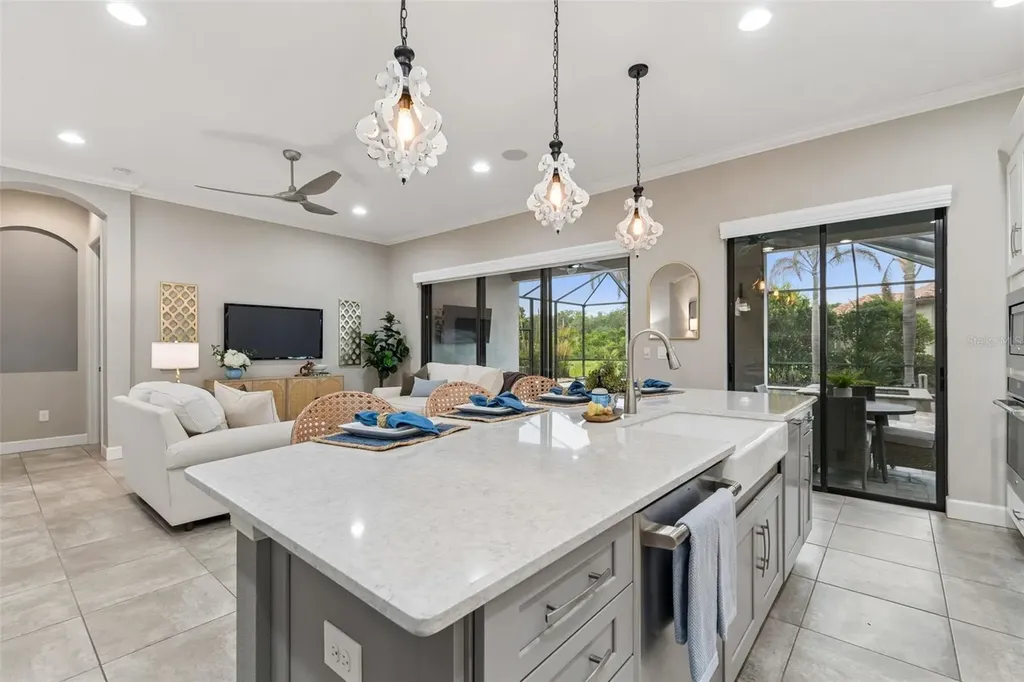 8552 Grand Alberato Road Tampa FL 33647