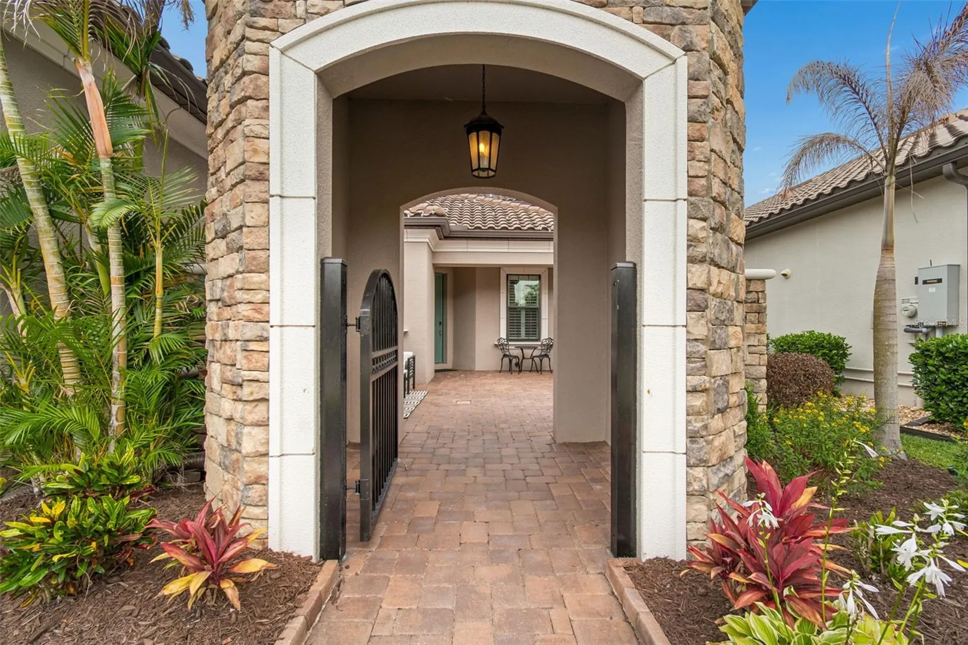 8552 Grand Alberato Road Tampa FL 33647