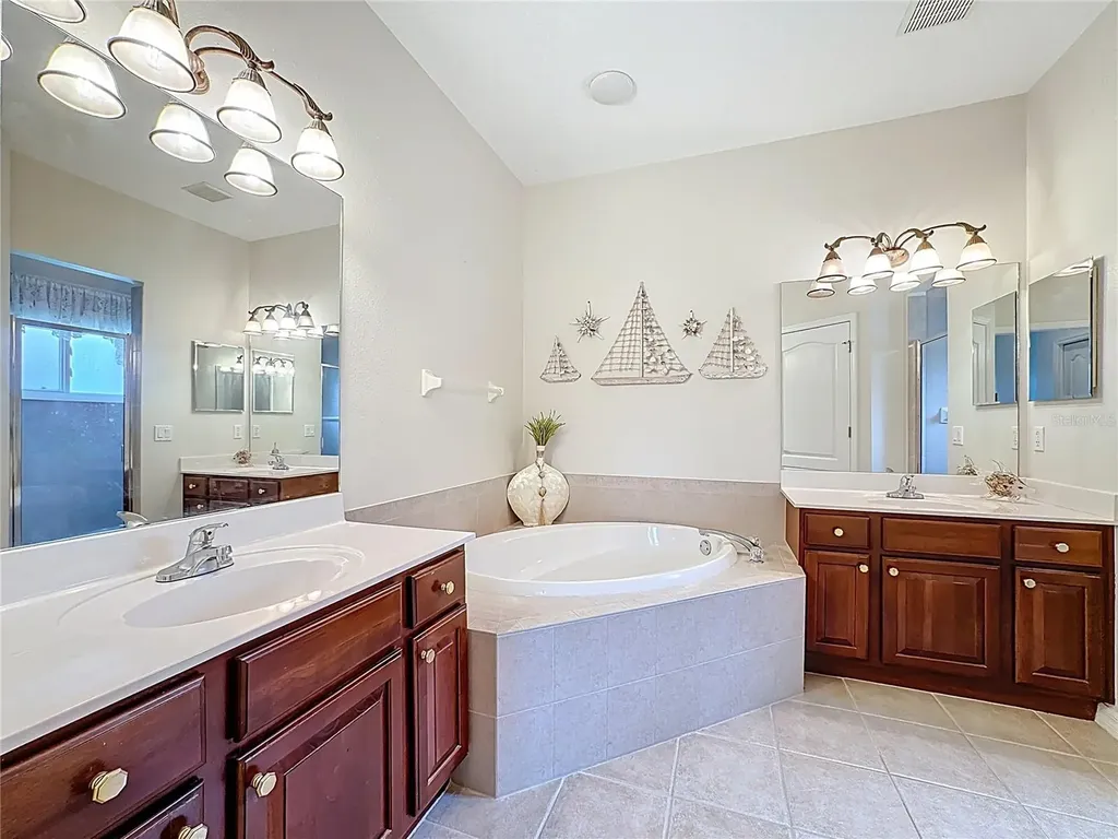 8721 Stone Harbour Loop Bradenton FL 34212