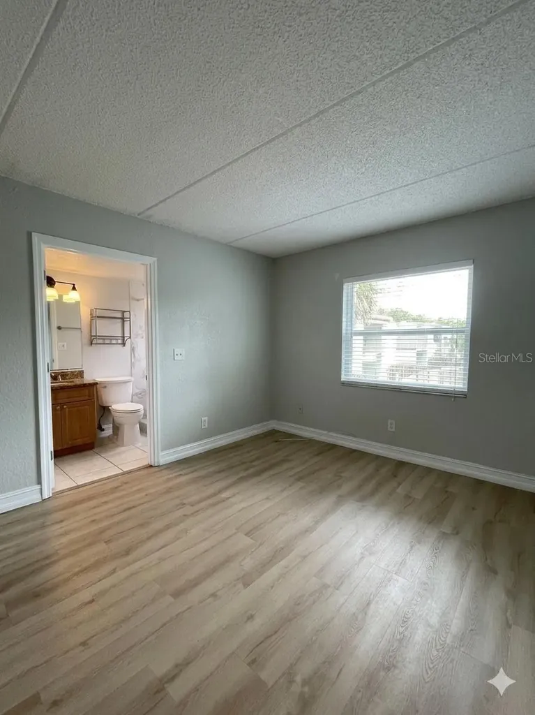 2835 Somerset Park Drive Tampa FL 33613