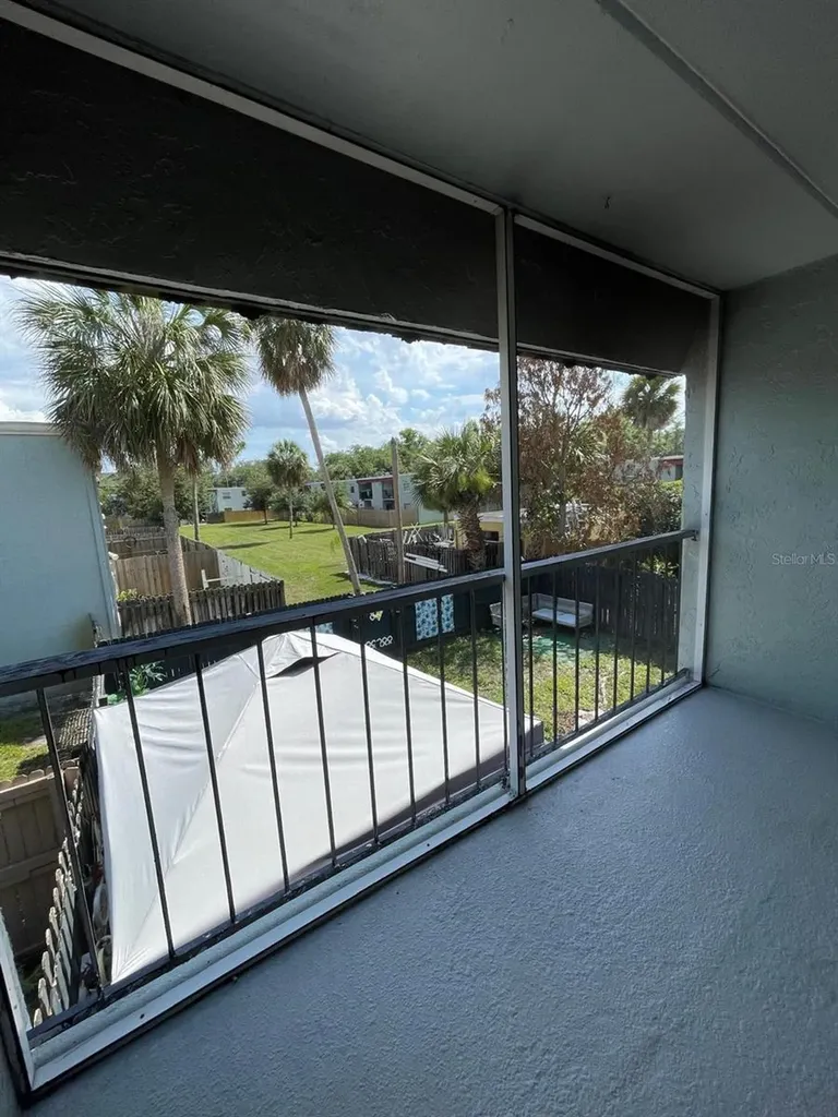 2835 Somerset Park Drive Tampa FL 33613
