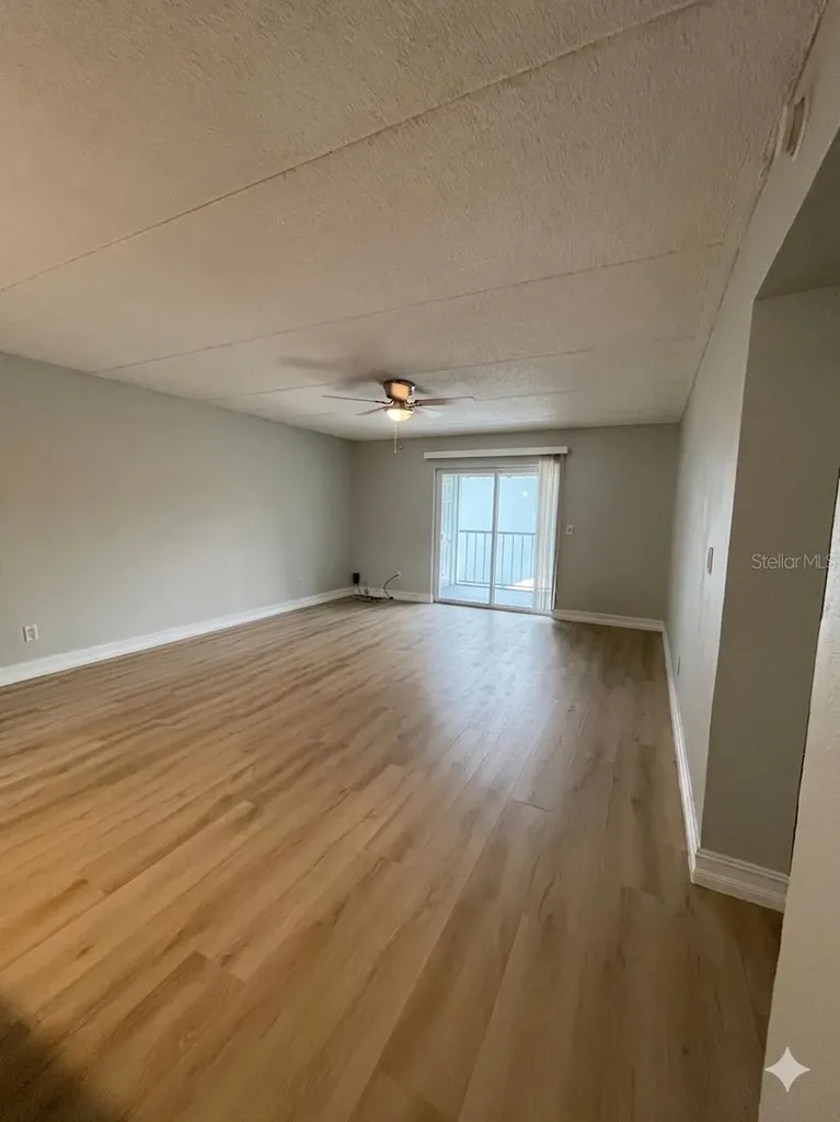 2835 Somerset Park Drive Tampa FL 33613