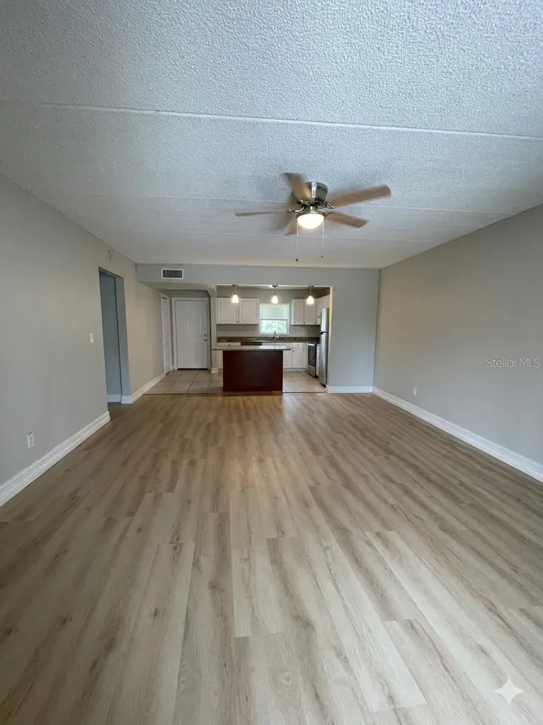 2835 Somerset Park Drive Tampa FL 33613