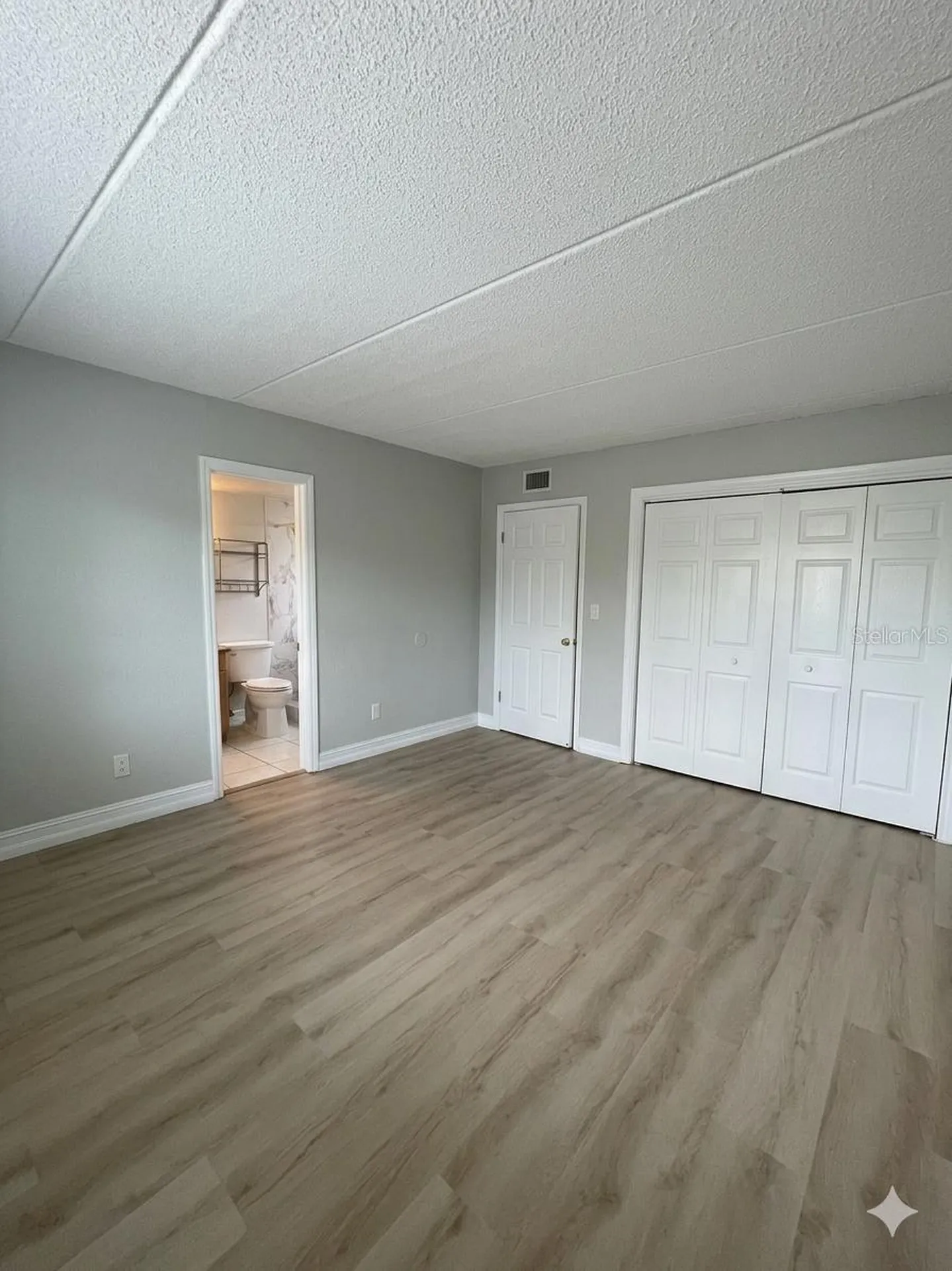 2835 Somerset Park Drive Tampa FL 33613