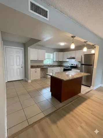 2835 Somerset Park Drive Tampa FL 33613