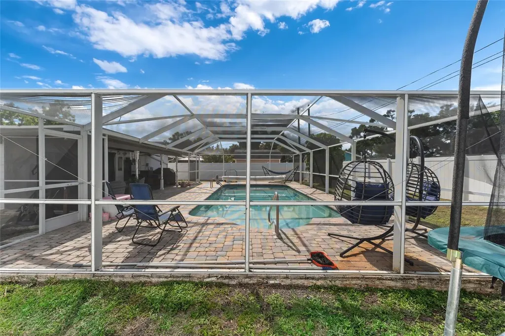 4533 20th Avenue N St Petersburg FL 33713
