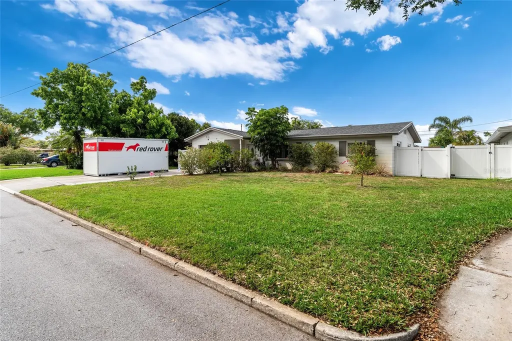 4533 20th Avenue N St Petersburg FL 33713