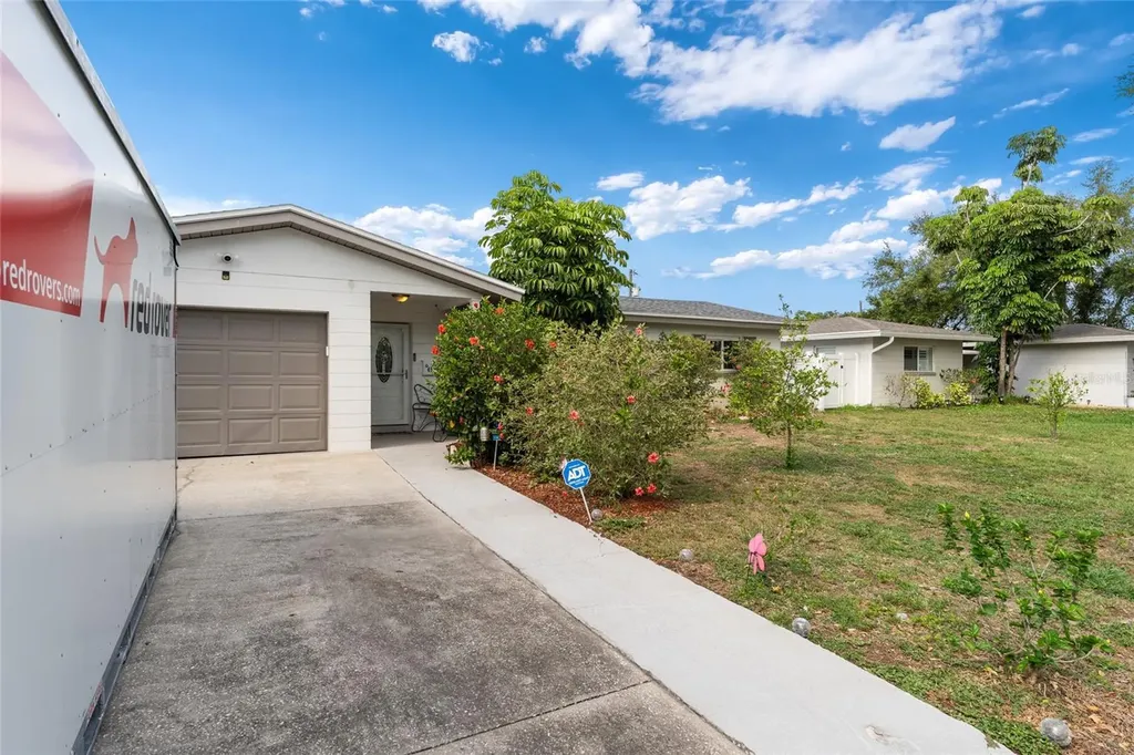 4533 20th Avenue N St Petersburg FL 33713