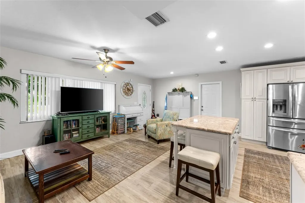 4533 20th Avenue N St Petersburg FL 33713