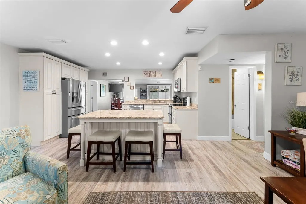 4533 20th Avenue N St Petersburg FL 33713