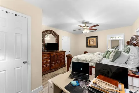 4533 20th Avenue N St Petersburg FL 33713