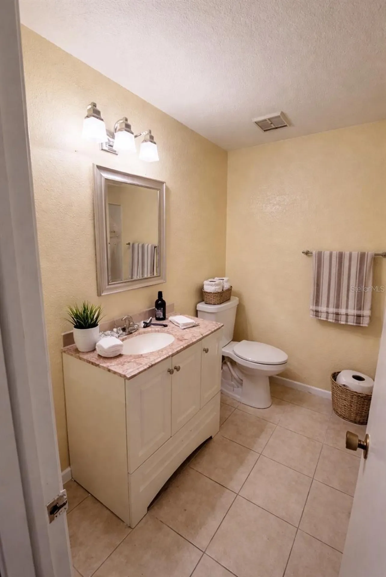 1964 Lake Atriums Circle Orlando FL 32839