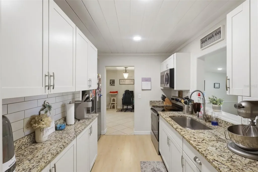 112 Edwards Avenue Orange City FL 32763