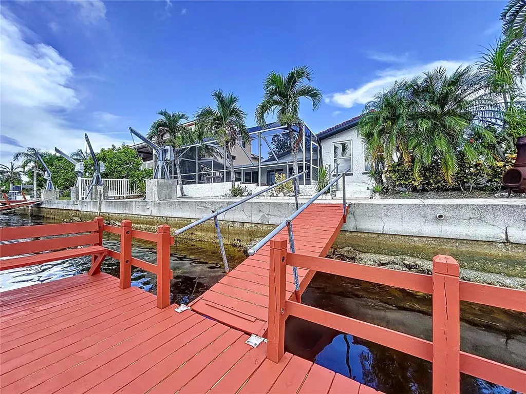 5040 Glenn Drive New Port Richey FL 34652
