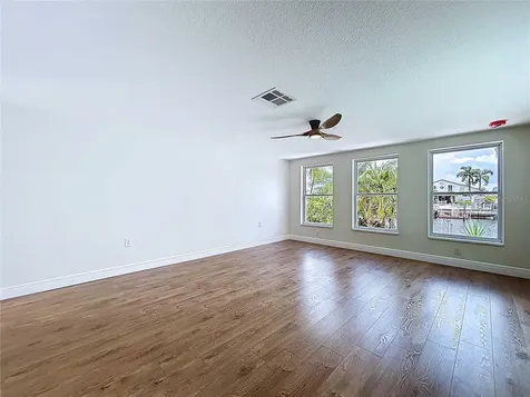 5040 Glenn Drive New Port Richey FL 34652