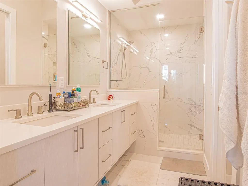 370 6th Street S St Petersburg FL 33701
