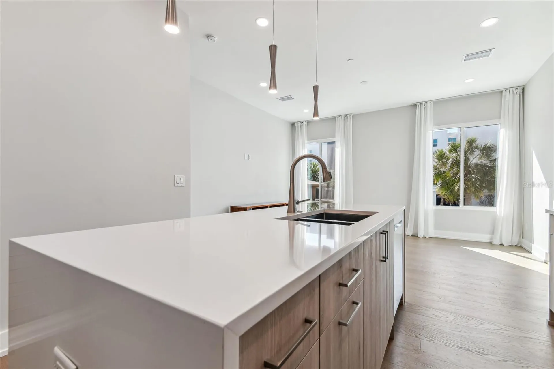 370 6th Street S St Petersburg FL 33701