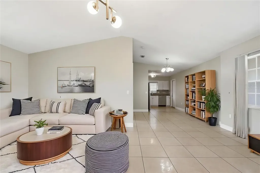 2762 Myakka Drive Orlando FL 32839