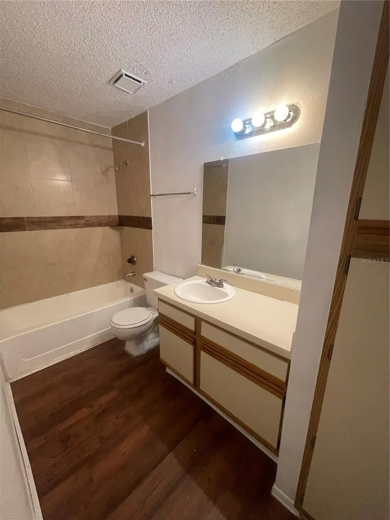 249 Afton Square Altamonte Springs FL 32714
