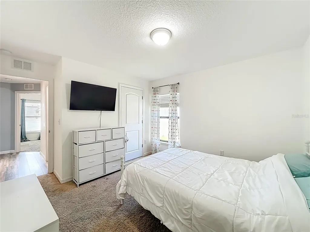 2395 Bracknell Forest Trail Tavares FL 32778