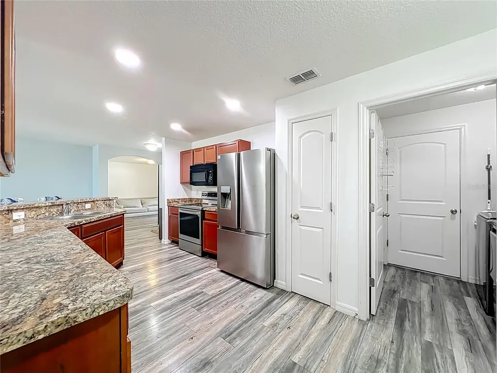 2395 Bracknell Forest Trail Tavares FL 32778