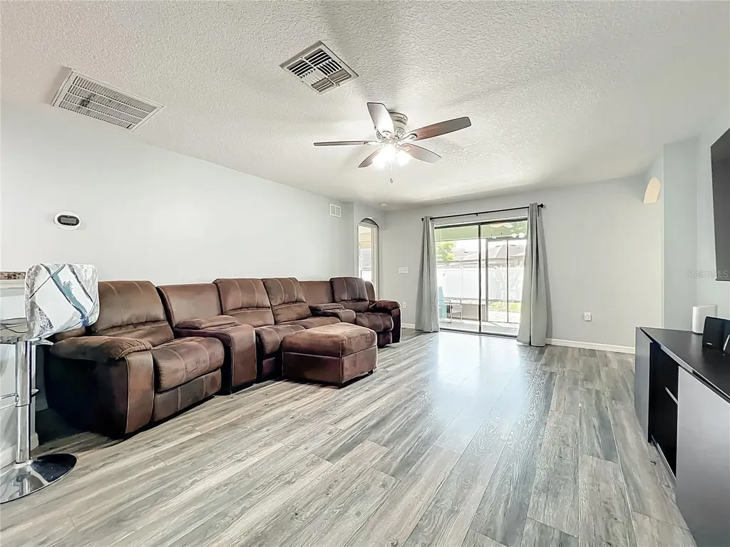 2395 Bracknell Forest Trail Tavares FL 32778