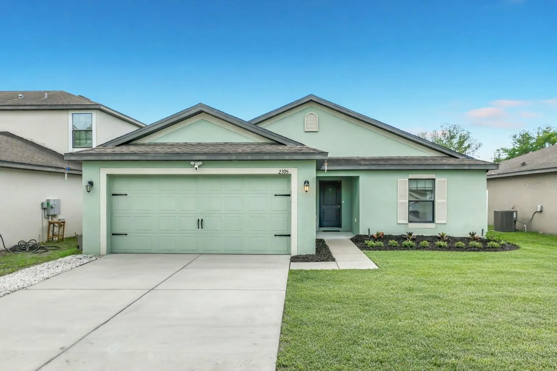 2395 Bracknell Forest Trail Tavares FL 32778