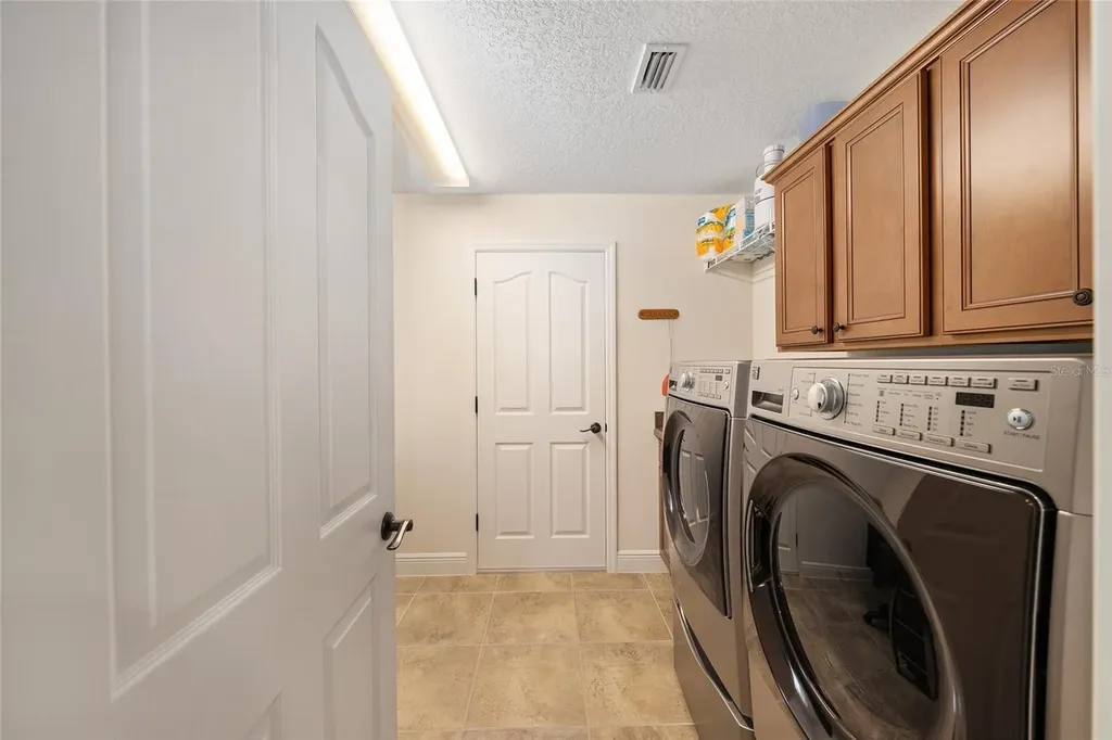 2033 Salmon Way The Villages FL 32162