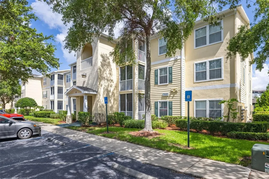 18439 Bridle Club Drive Tampa FL 33647