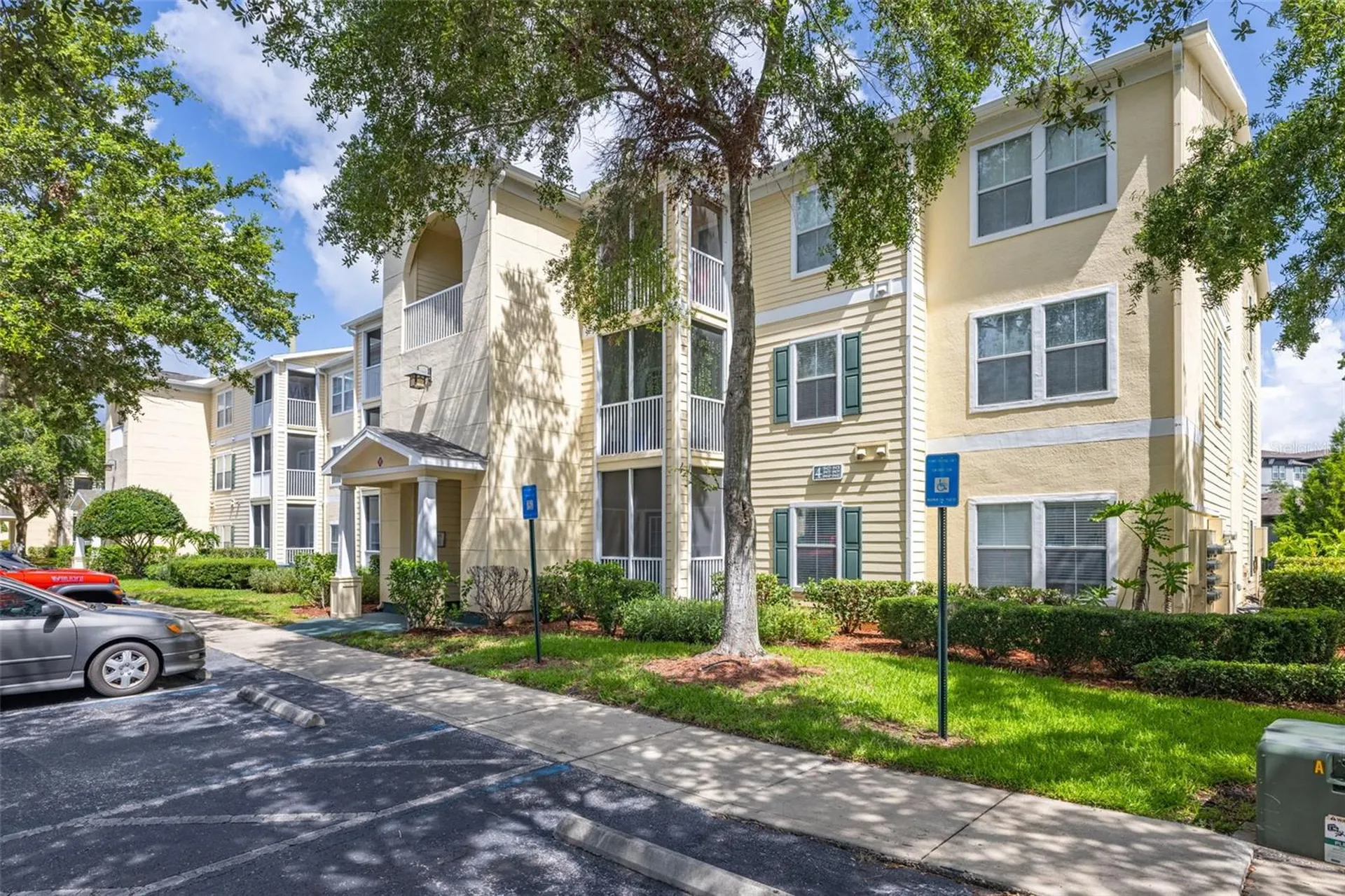 18439 Bridle Club Drive Tampa FL 33647