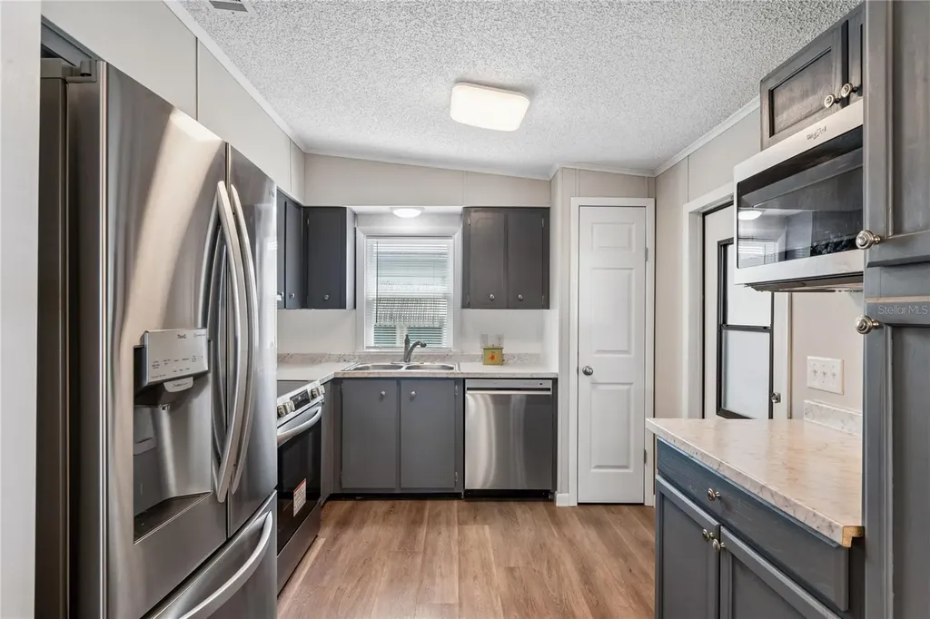 37537 Pinata Avenue Zephyrhills FL 33541