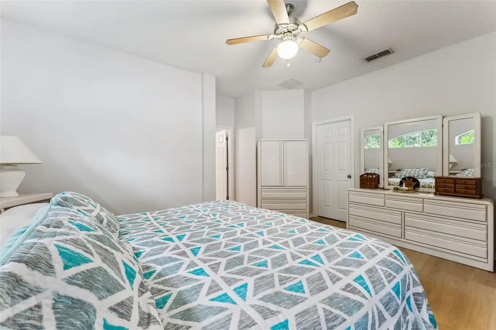 9885 Leland Drive Orlando FL 32827