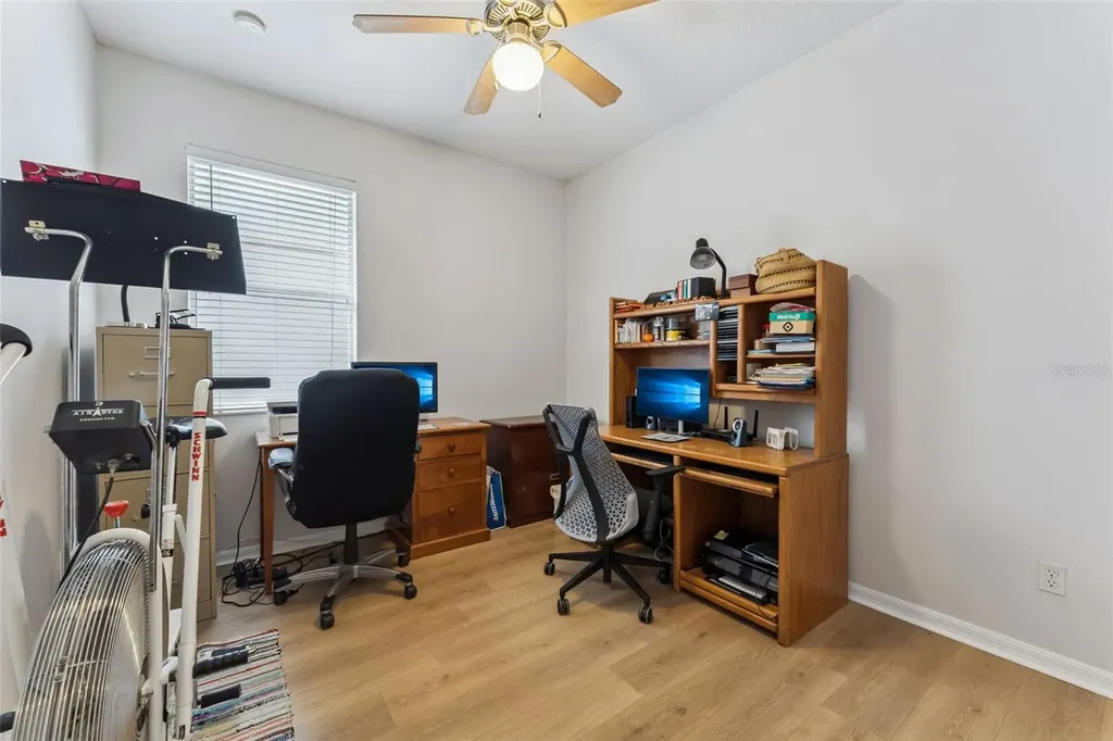 9885 Leland Drive Orlando FL 32827
