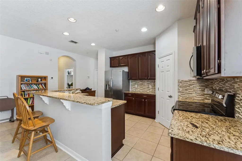 9885 Leland Drive Orlando FL 32827