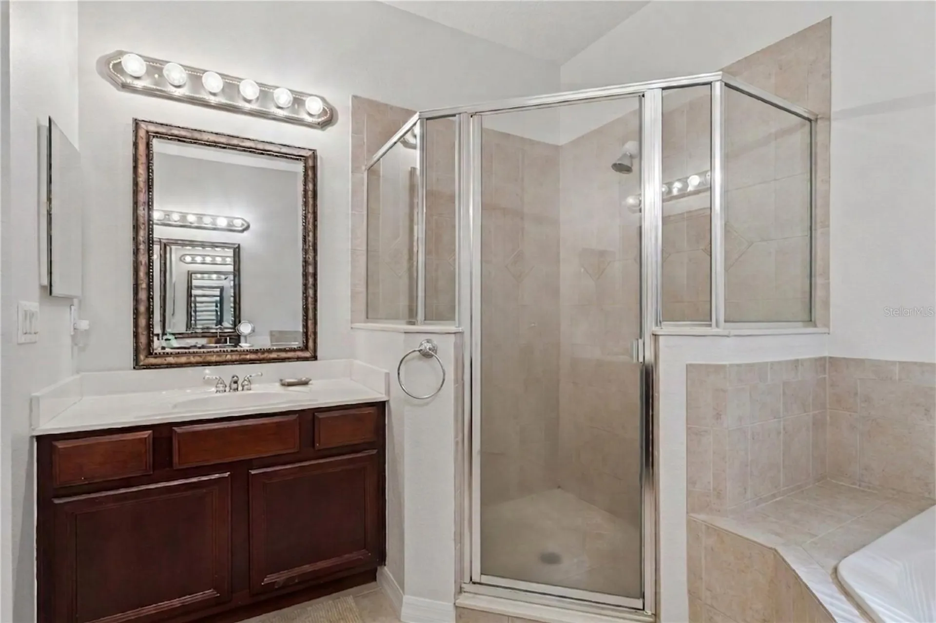 9885 Leland Drive Orlando FL 32827