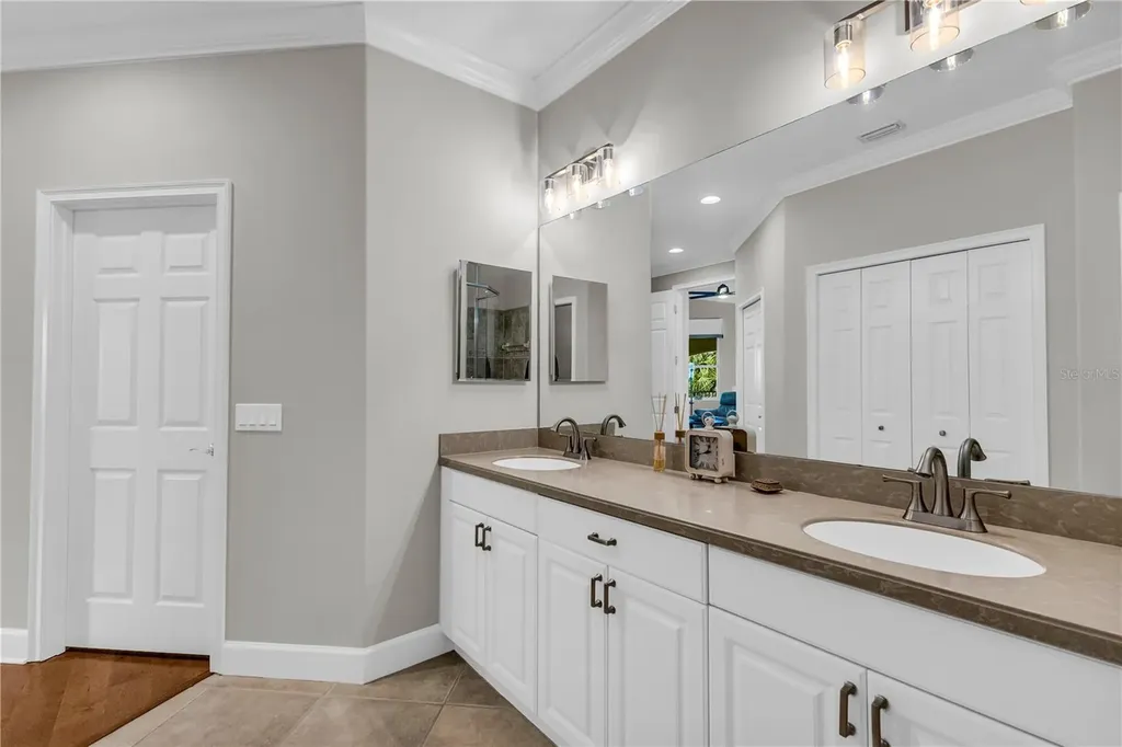 927 River Basin Court Bradenton FL 34212