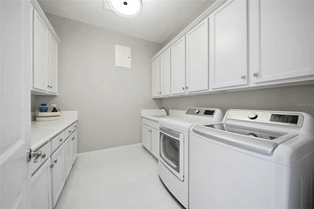 2420 Coco Palm Circle Wesley Chapel FL 33543