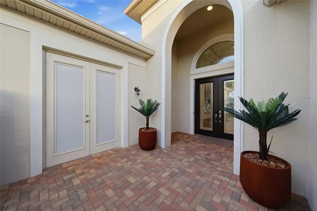 2420 Coco Palm Circle Wesley Chapel FL 33543