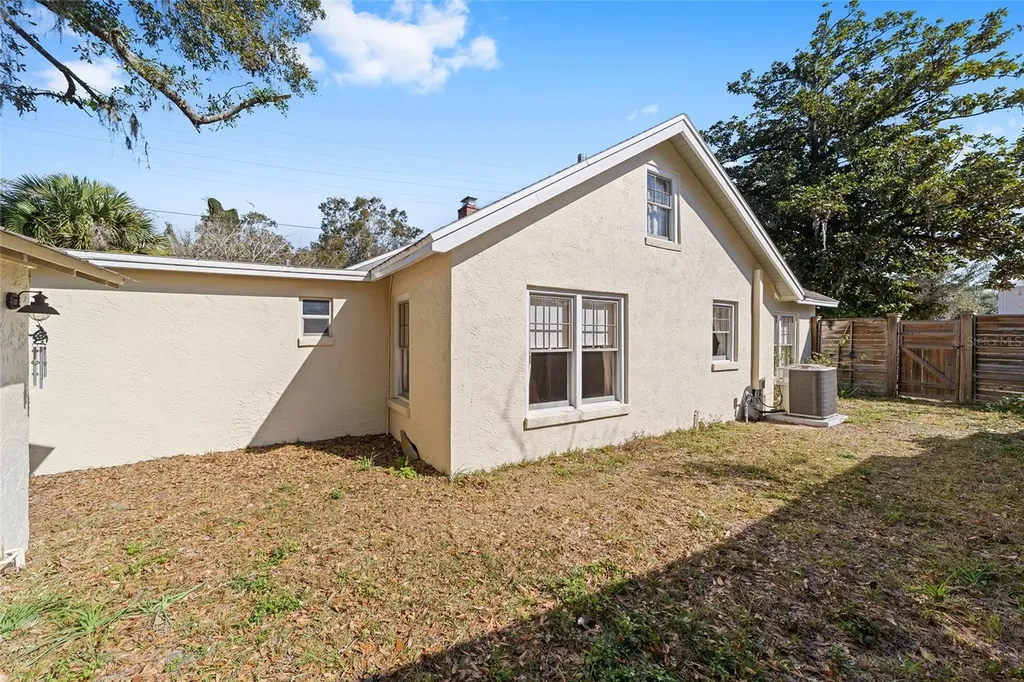 114 NE 11th Avenue Ocala FL 34470