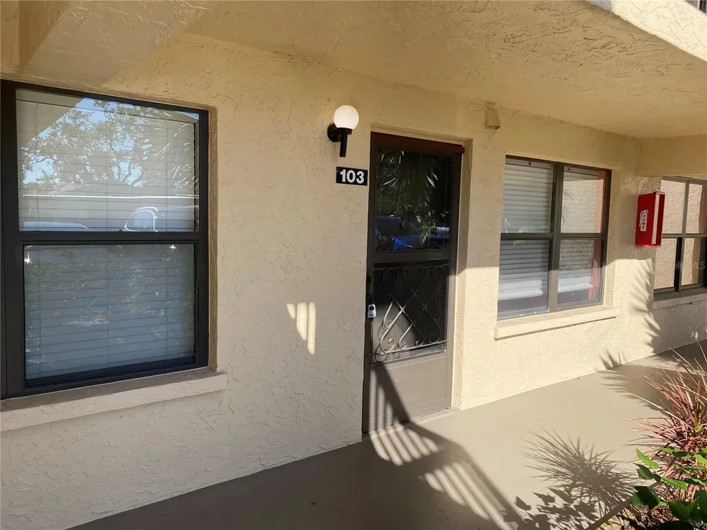 435 30th Avenue W Bradenton FL 34205