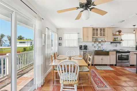 23 80th Avenue Treasure Island FL 33706