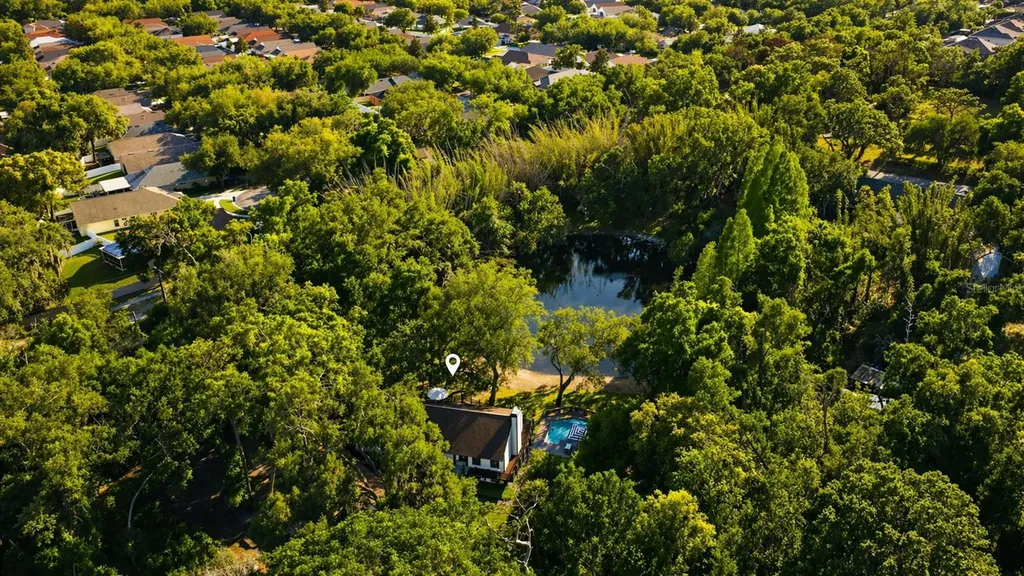 900 Oak Hollow Place Brandon FL 33510