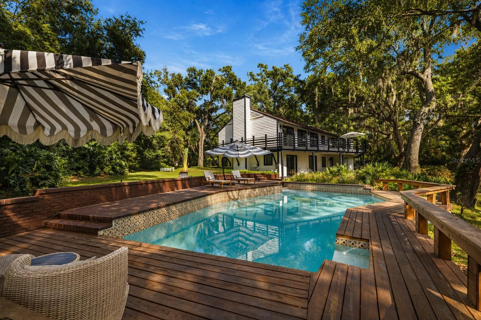 900 Oak Hollow Place Brandon FL 33510