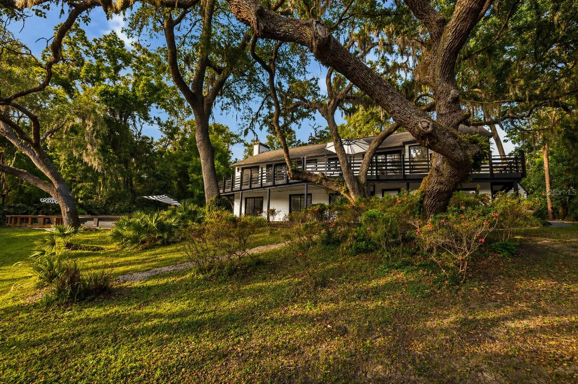 900 Oak Hollow Place Brandon FL 33510