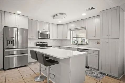 8240 Old Post Road Port Richey FL 34668