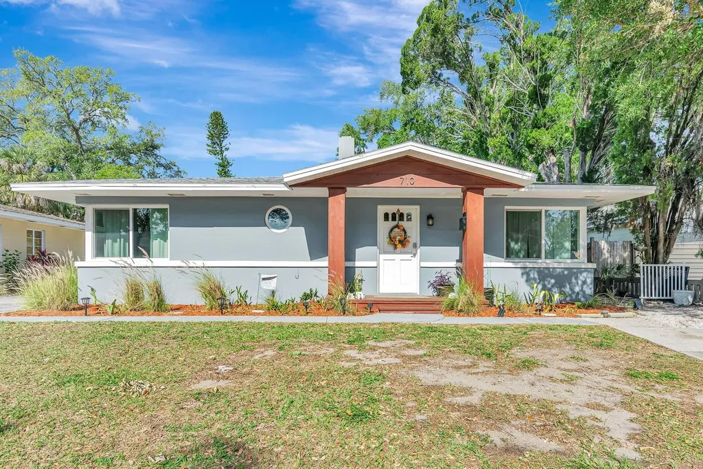 710 31st Street W Bradenton FL 34205