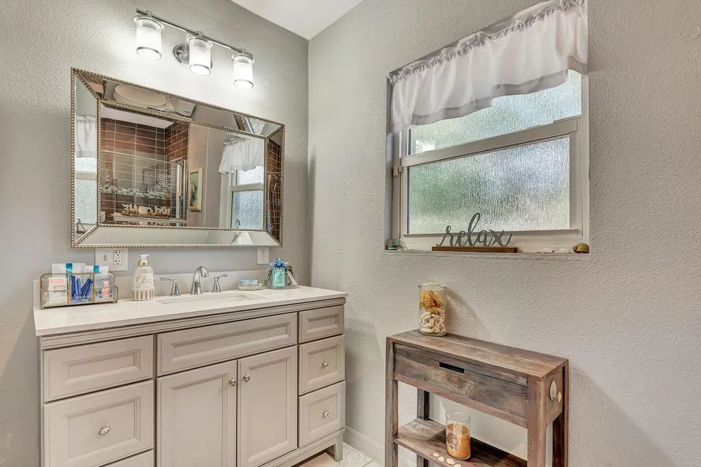 710 31st Street W Bradenton FL 34205
