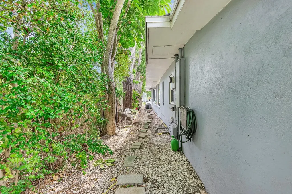 710 31st Street W Bradenton FL 34205