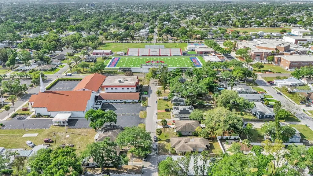 710 31st Street W Bradenton FL 34205