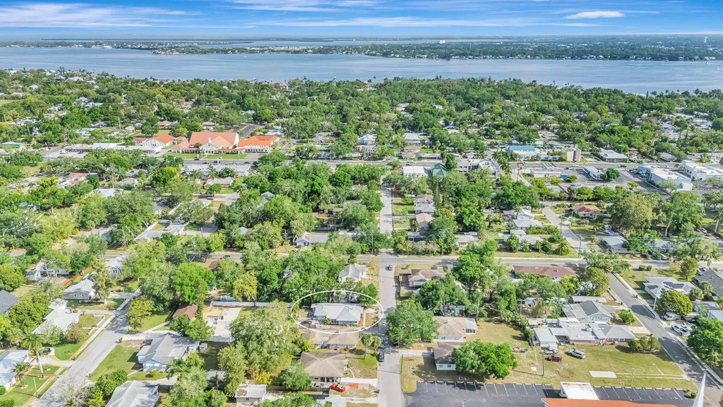 710 31st Street W Bradenton FL 34205